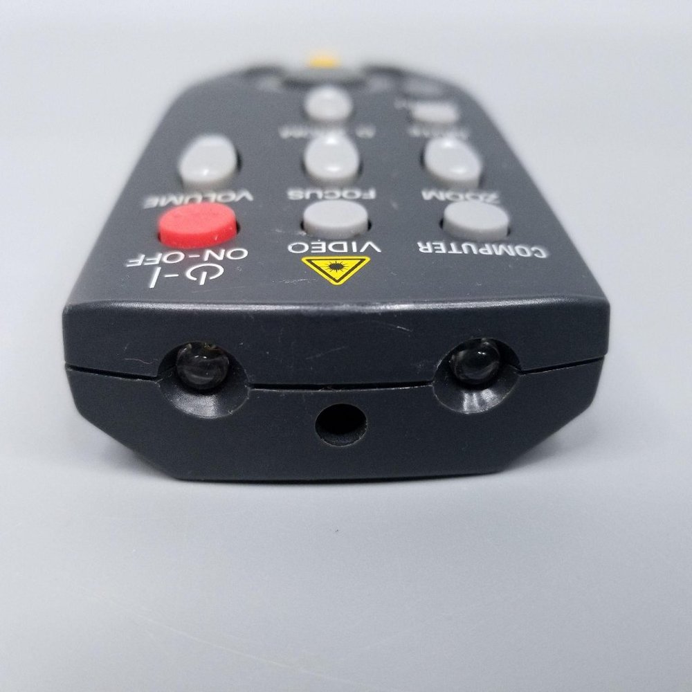 EIKI CXFK Video Projector Remote Control Tested - Picture 3 of 9